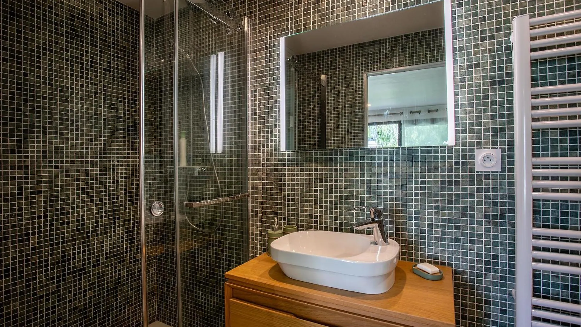 Villa Les Sources Vi4245 By Riviera Holiday Homes Nizza 0*,  Franciaország